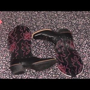 Nwot ariat boots